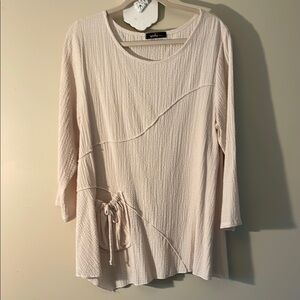 Yushi Women's Cream Textured Top size large